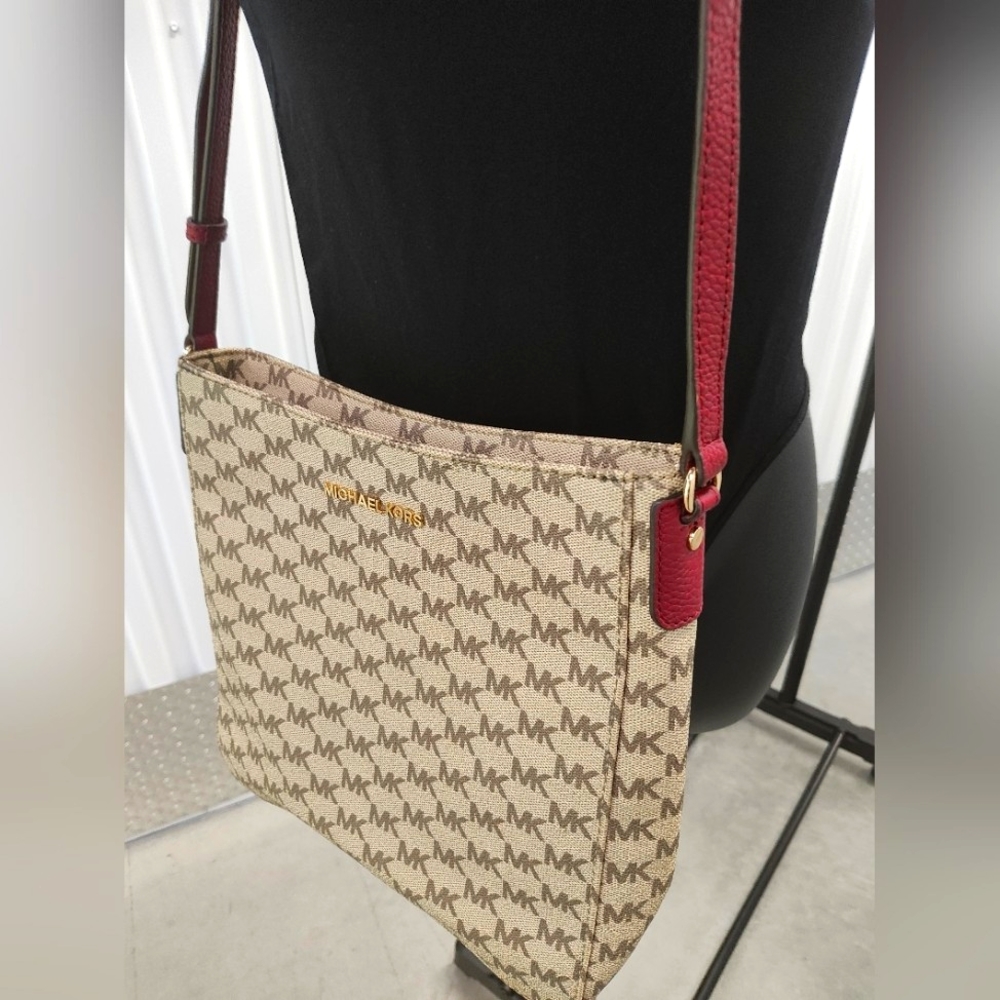 Jet Set Travel Large Logo Messenger Bag